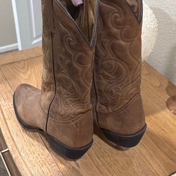 Laredo Brown Heeled Boots - Picture 7 of 7